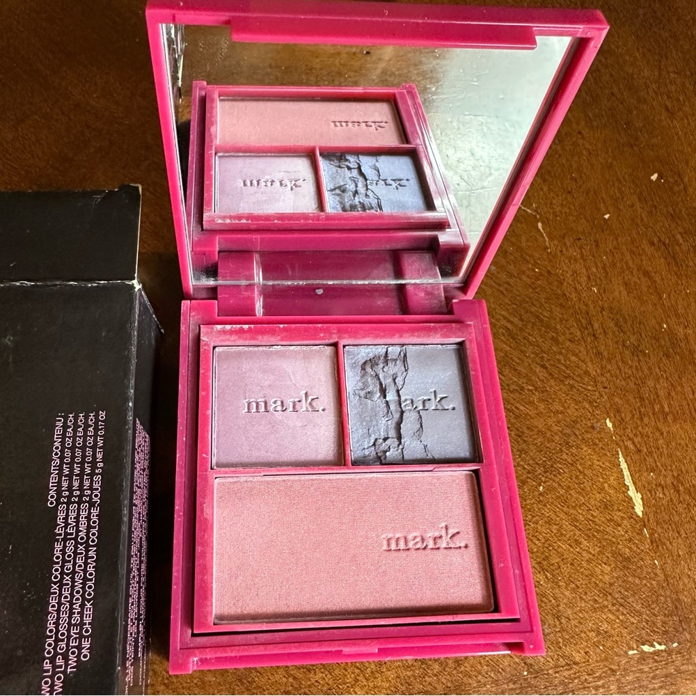 Avon Mark Flip for it London